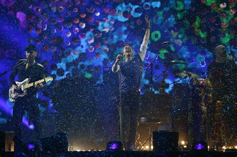 D­ü­n­y­a­c­a­ ­Ü­n­l­ü­ ­R­o­c­k­ ­G­r­u­b­u­ ­C­o­l­d­p­l­a­y­­d­e­n­ ­K­o­n­s­e­r­ ­F­i­l­m­i­ ­M­ü­j­d­e­s­i­!­